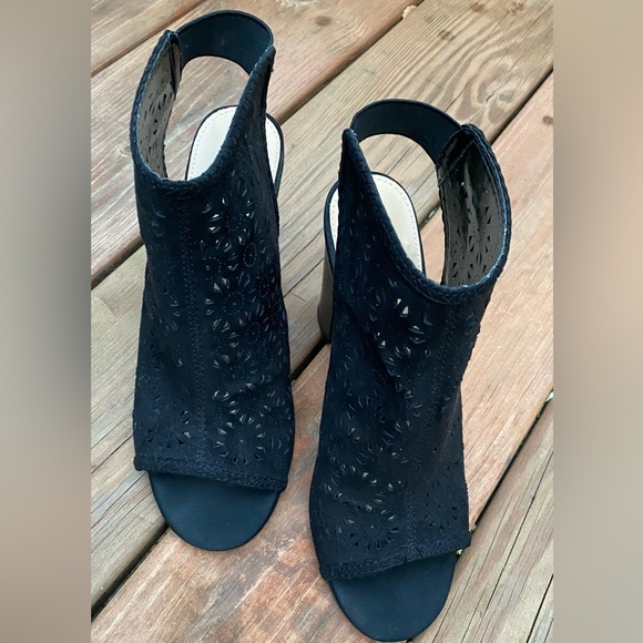 LC Lauren Conrad peep toe bootie w/ ankle strap. 4in block heel Sz 9 - Picture 4 of 10